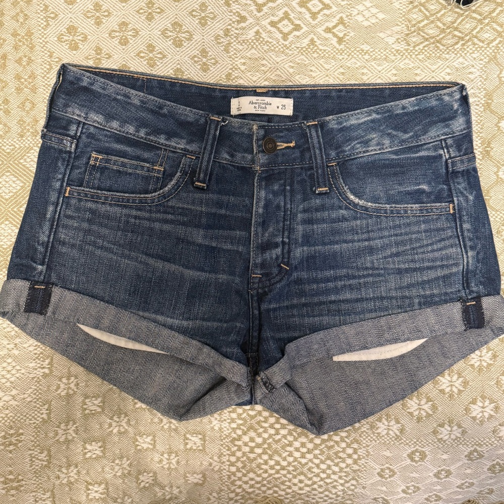 abercrombie relaxed cuffed shorts